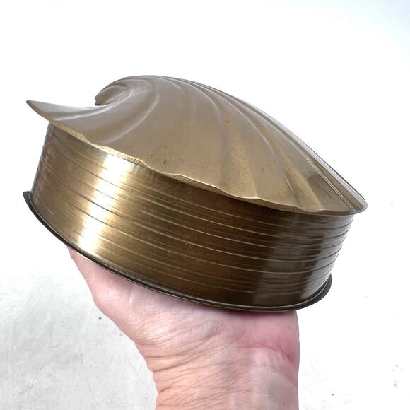Vintage Brass Clam Shell Trinket Box Hinged Lid Nautical Beach House Decor - Picture 4 of 11